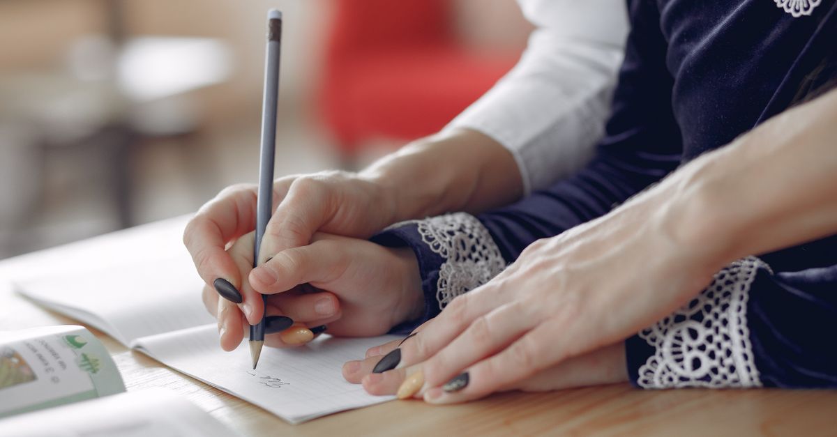 One-on-One Tutoring vs. Group Tutoring: Which is Better?